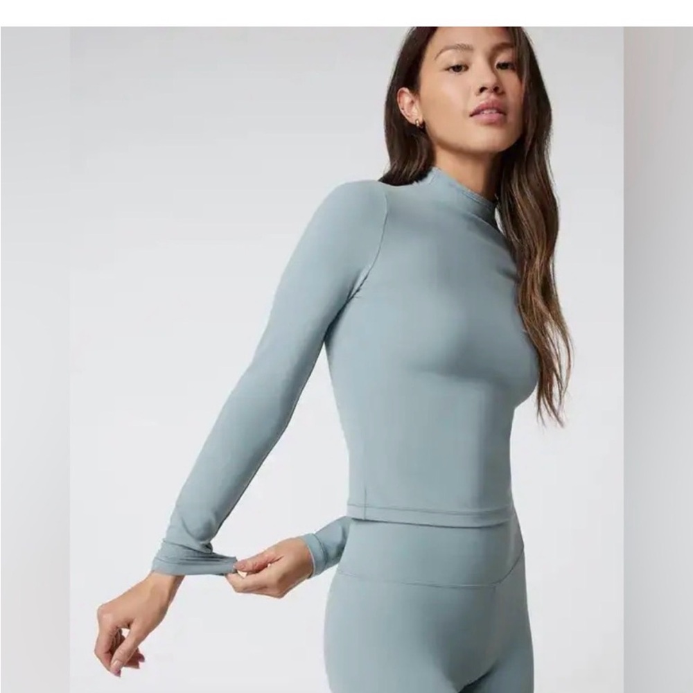 Light Blue Crewneck Long Sleeve Top - Picture 3 of 3